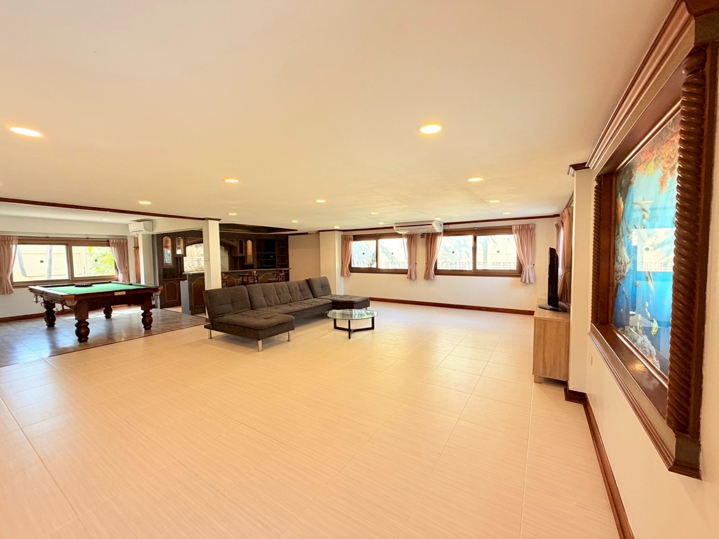 Two-storey pool villa on 1 rai land with saltwater swimming pool and large garden in Hua Hin